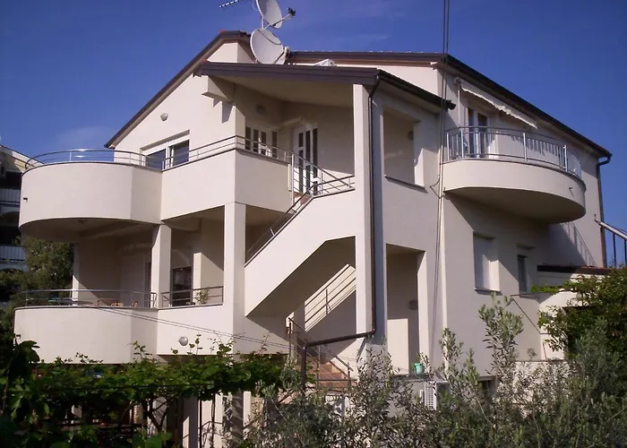 Διαμέρισμα For Two 200m From The