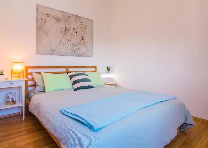 Lejlighed For Two 200m From The *