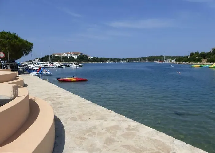 For Two 200m From The * Pula