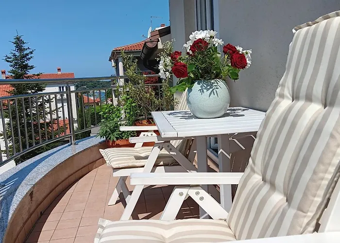 For Two 200m From The Appartement *