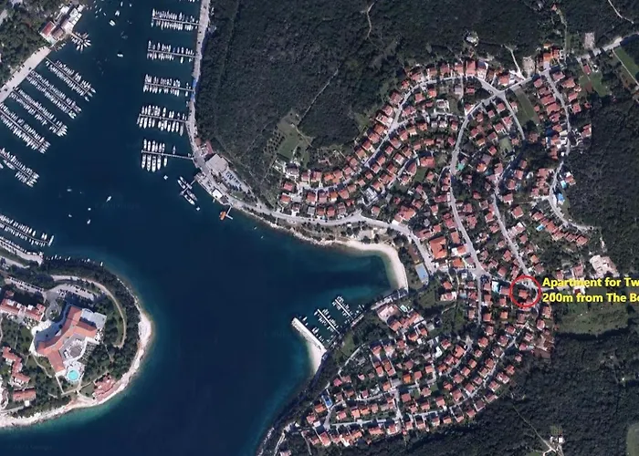 For Two 200m From The Appartement *